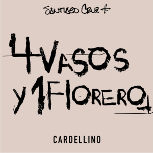 4 VASOS Y 1 FLORERO